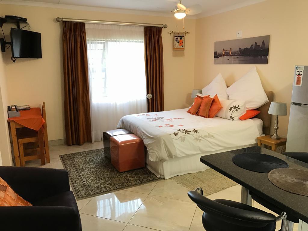 Amber Bed And Breakfast, South Africa Ист-Лондон Экстерьер фото