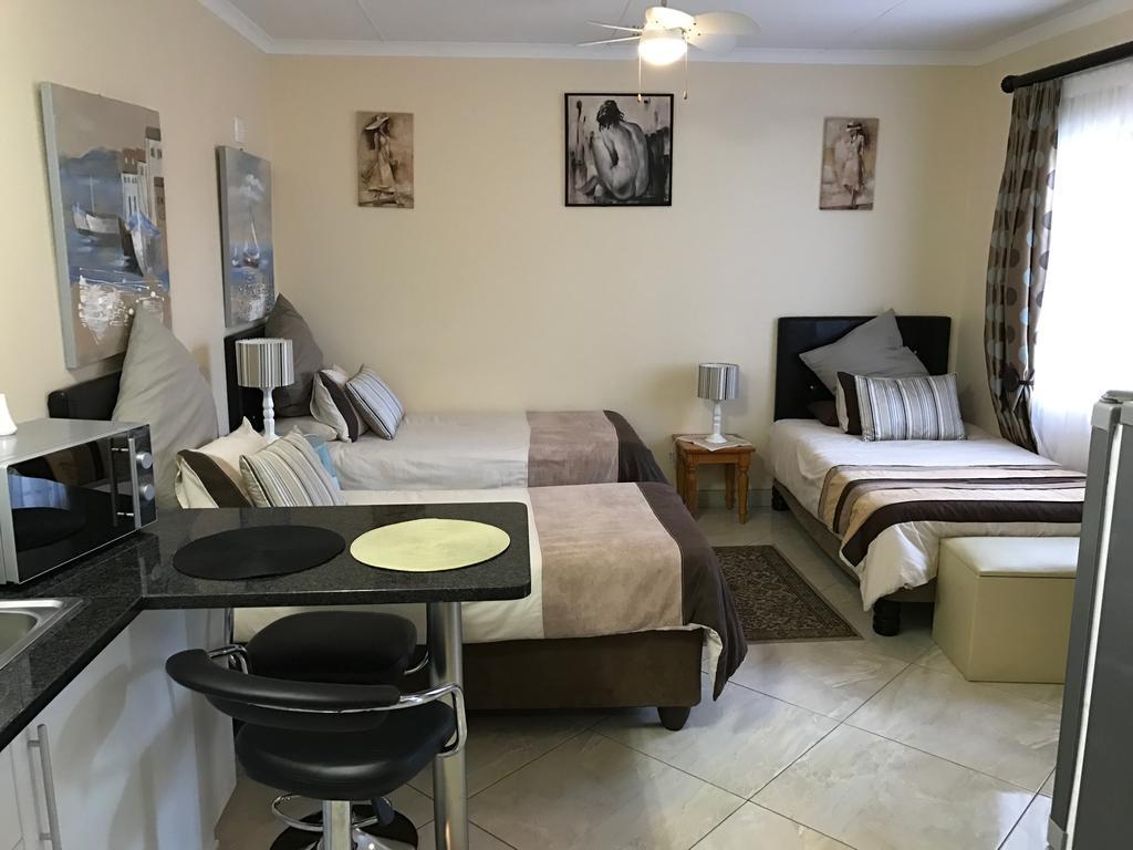 Amber Bed And Breakfast, South Africa Ист-Лондон Экстерьер фото